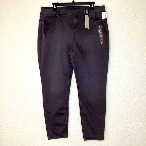 MAURICES PLUS SIZE 16 16S SHORT BLACK JEANS SKINNY MID RISE PANTS - Picture 1 of 9